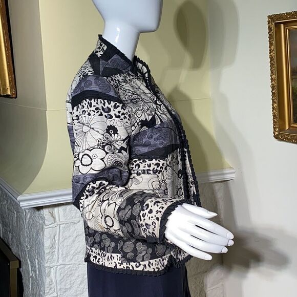 Silkland 100% Silk Floral Print Jacket - Picture 3 of 10